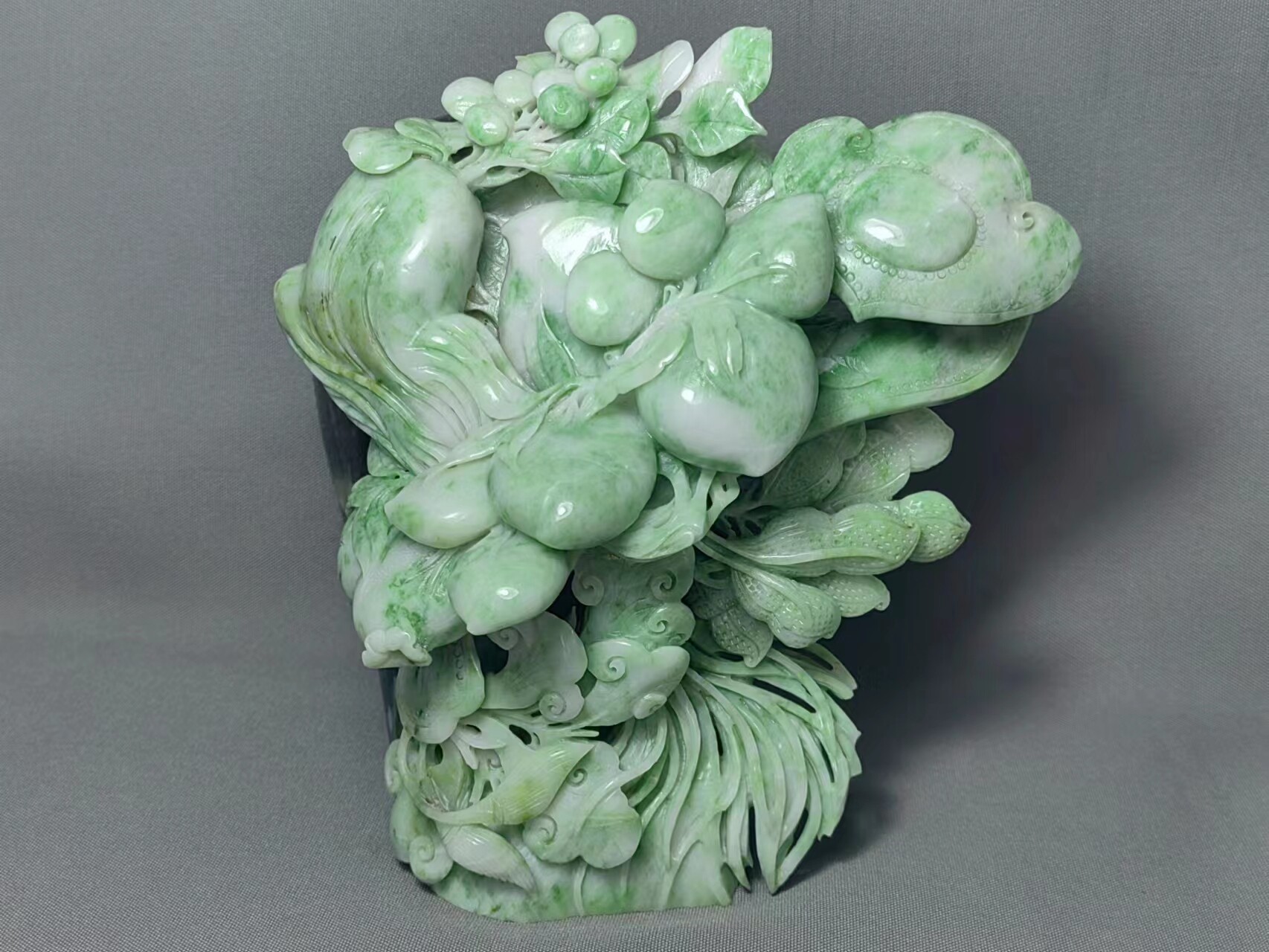 独山玉老绿白料摆件---人生如意，福泽千秋