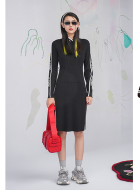 UX 新款 黑色连帽针织连衣裙女 修身显瘦裙子