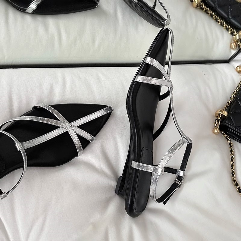 复古十字细带罗马凉鞋女夏外穿2025新款法式小坡跟时装尖头凉鞋