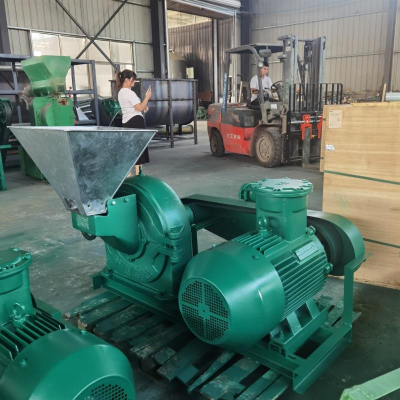 出口型320型立口玉米稻谷粉碎机 12马力柴油机带木薯磨粉机120目