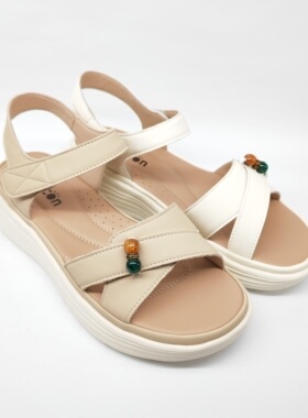 意尔康2026新款时尚百搭凉鞋一字扣女法式气质平跟女6362AL17558Y