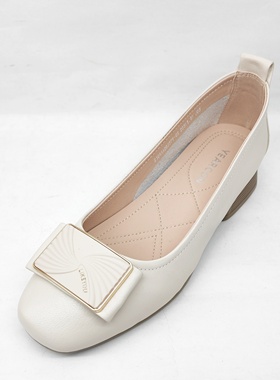 意尔康2024春季新款女鞋浅口单鞋真皮低跟软底软面舒适大码00377