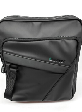 意尔康男包2026新款时尚百搭单肩斜挎包休闲小背包男包61A17637