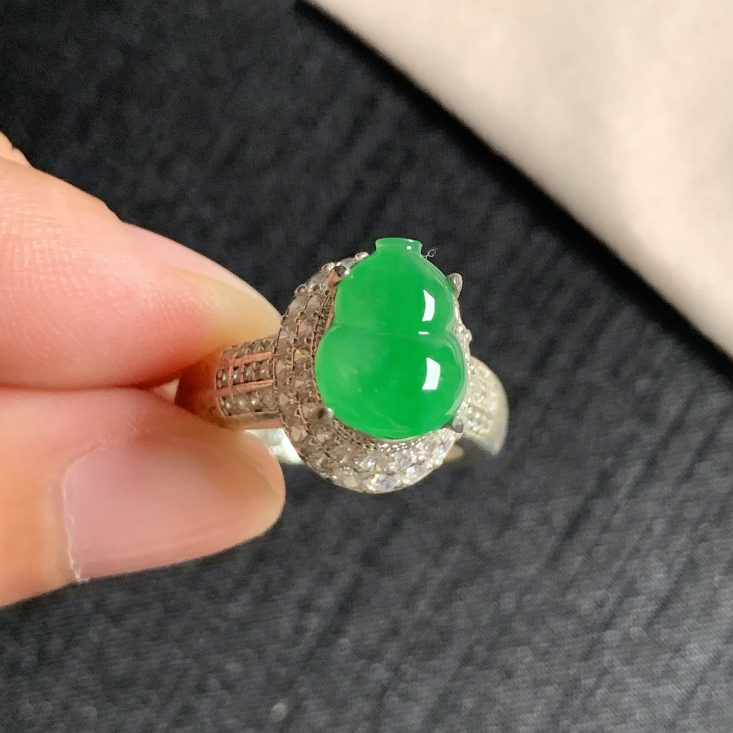 缅甸天然A货翡翠冰阳绿葫芦戒指