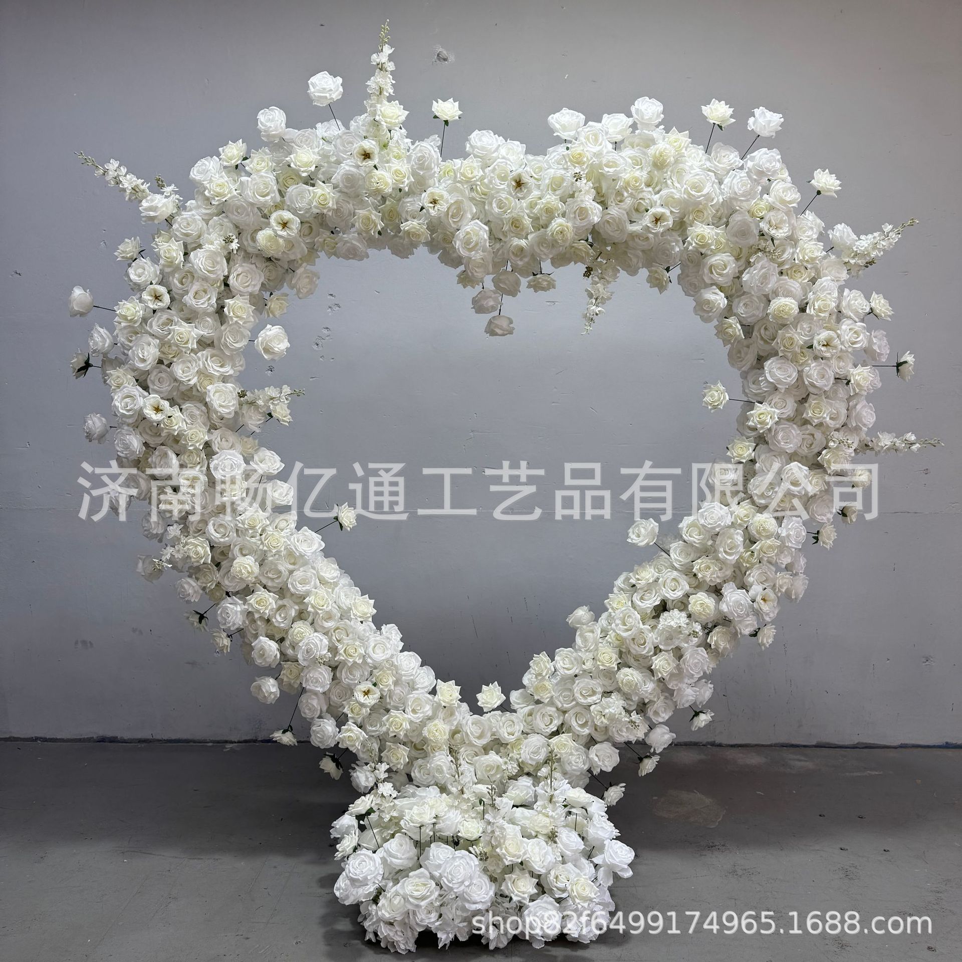 心形仿真花拱门红色白色布底珍珠棉飞燕玫瑰