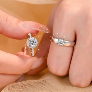 莫桑石对戒1克拉正品纯银情侣对戒男女一对仿真结婚求婚订婚钻戒