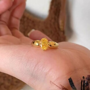 蛋形黄钻戒指1.5克拉中古风女纯银招财黄钻仿真高碳钻vintage戒指