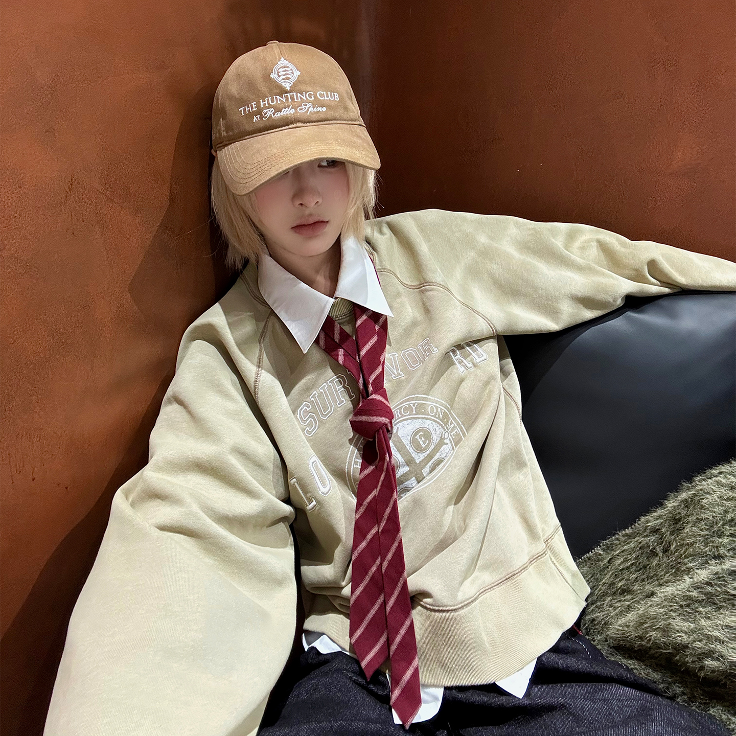 「神谕」插肩袖刺绣印花缝线卫衣