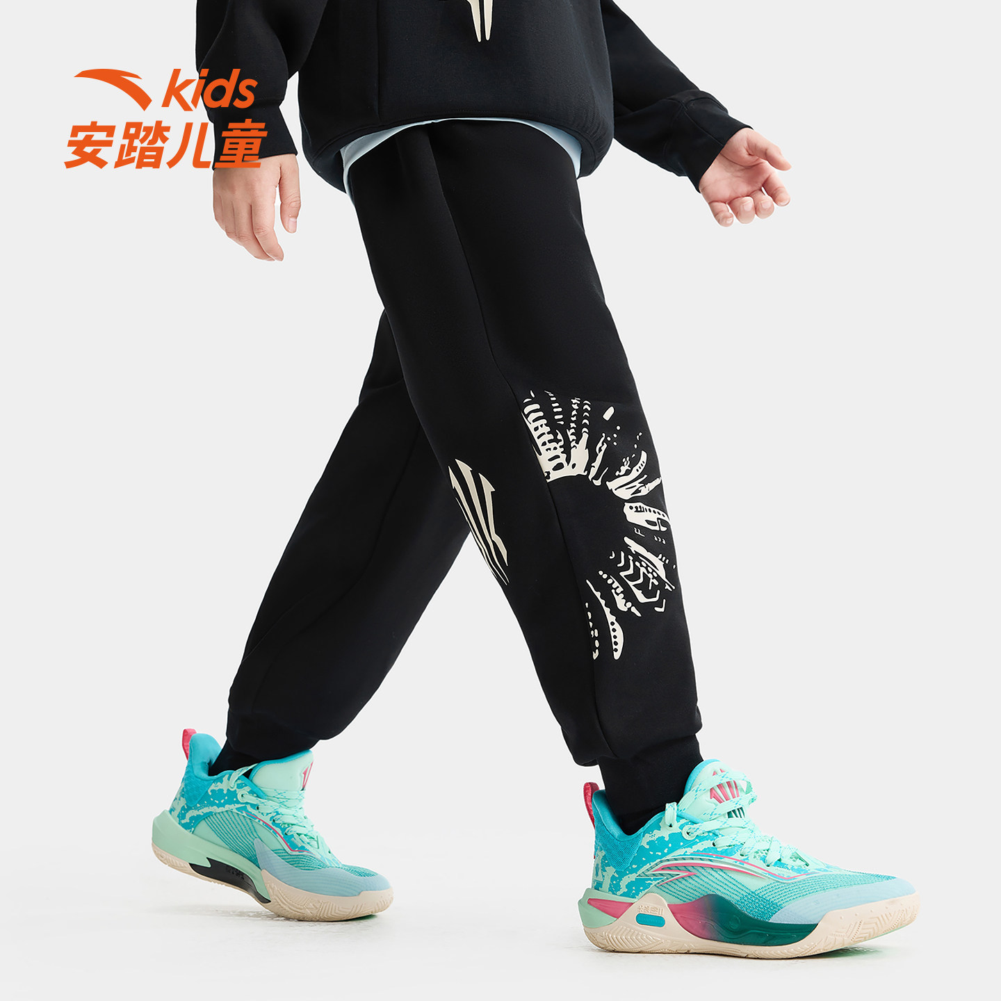 安踏儿童卫裤欧文2026春季新款篮球运动裤男童长裤裤子352611717