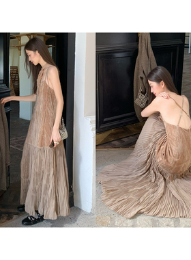 soolrok 松未韵一 戈堡橱窗 丝绒重工压褶长裙法式小众吊带连衣裙