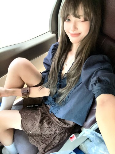 soolrok松未韵一镂空衬衫套装