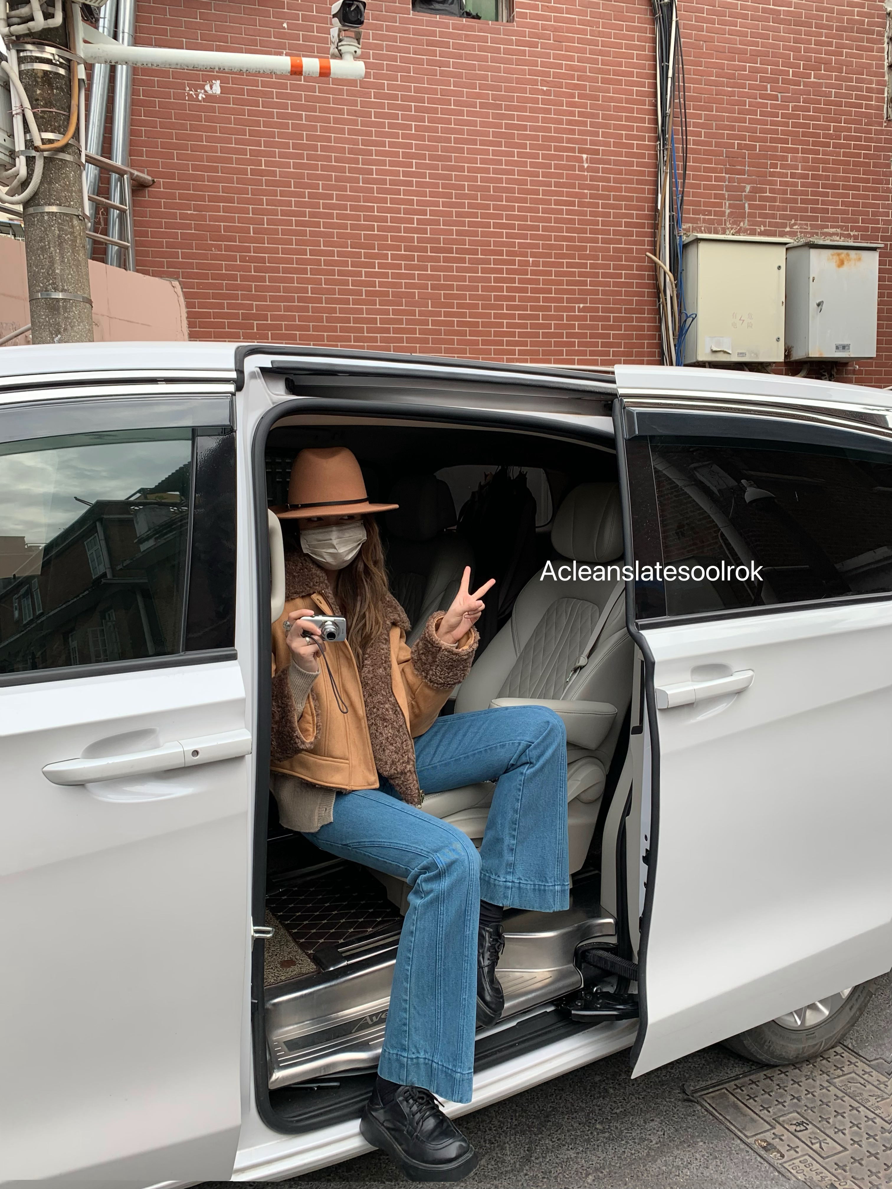 松未韵一复古蓝加厚牛仔喇叭裤