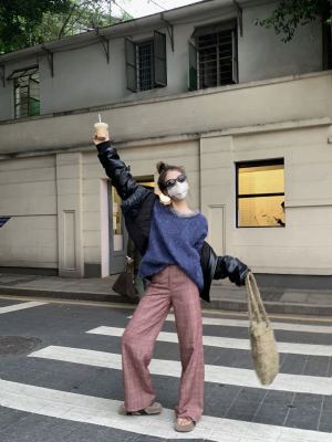松未韵一领口拼色圆领毛衣