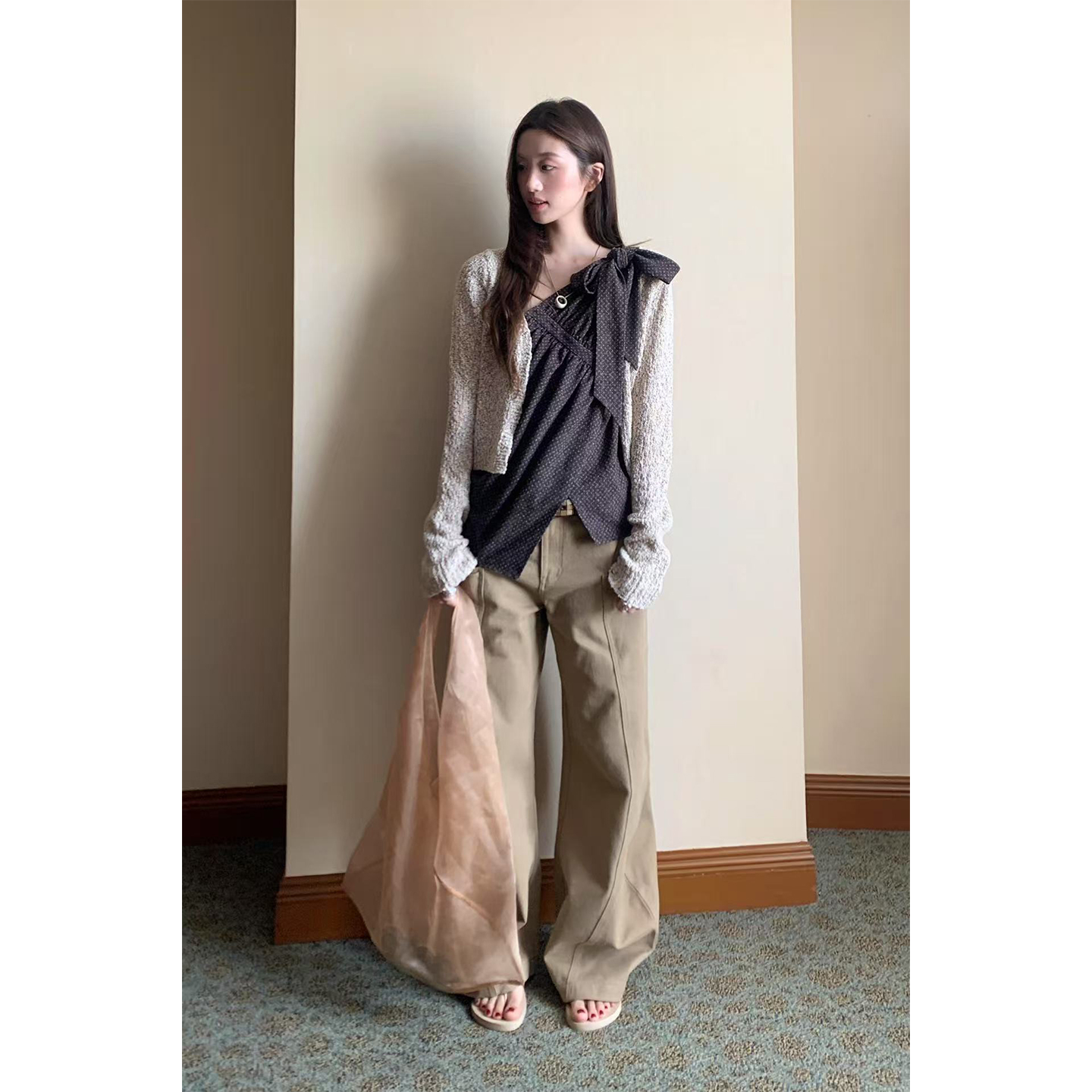 松未韵一复古卡其色弯刀裤