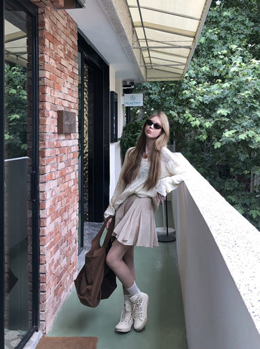 soolrok松未韵一米杏色针织衫