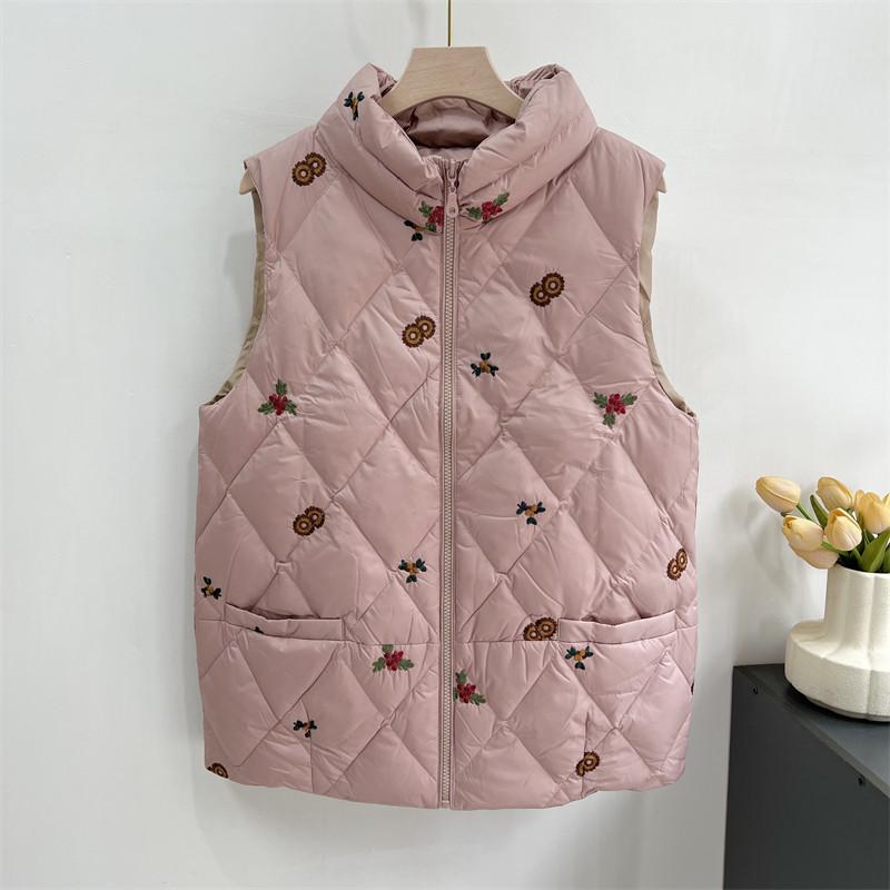 老年人奶奶装冬季羽绒服女短款马甲外穿老太太保暖背心刺绣妈妈装