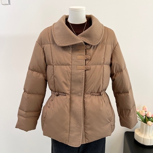 妈妈冬装羽绒服洋气保暖上衣2025新款中老年女装时尚高贵收腰外套