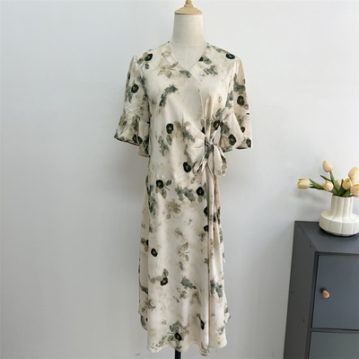 郭贵人妈妈连衣裙2024新款