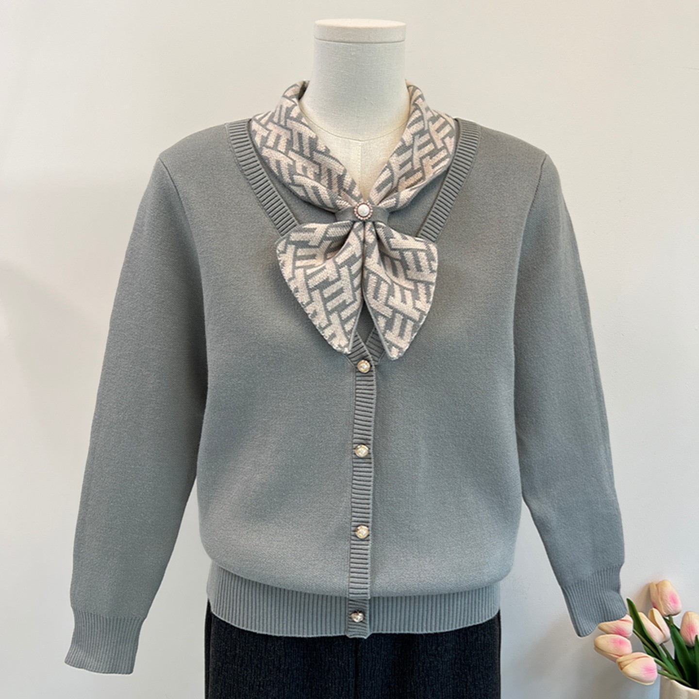 妈妈冬装加绒加厚打底衫上衣2025新款中老年女装半高领一体绒毛衣