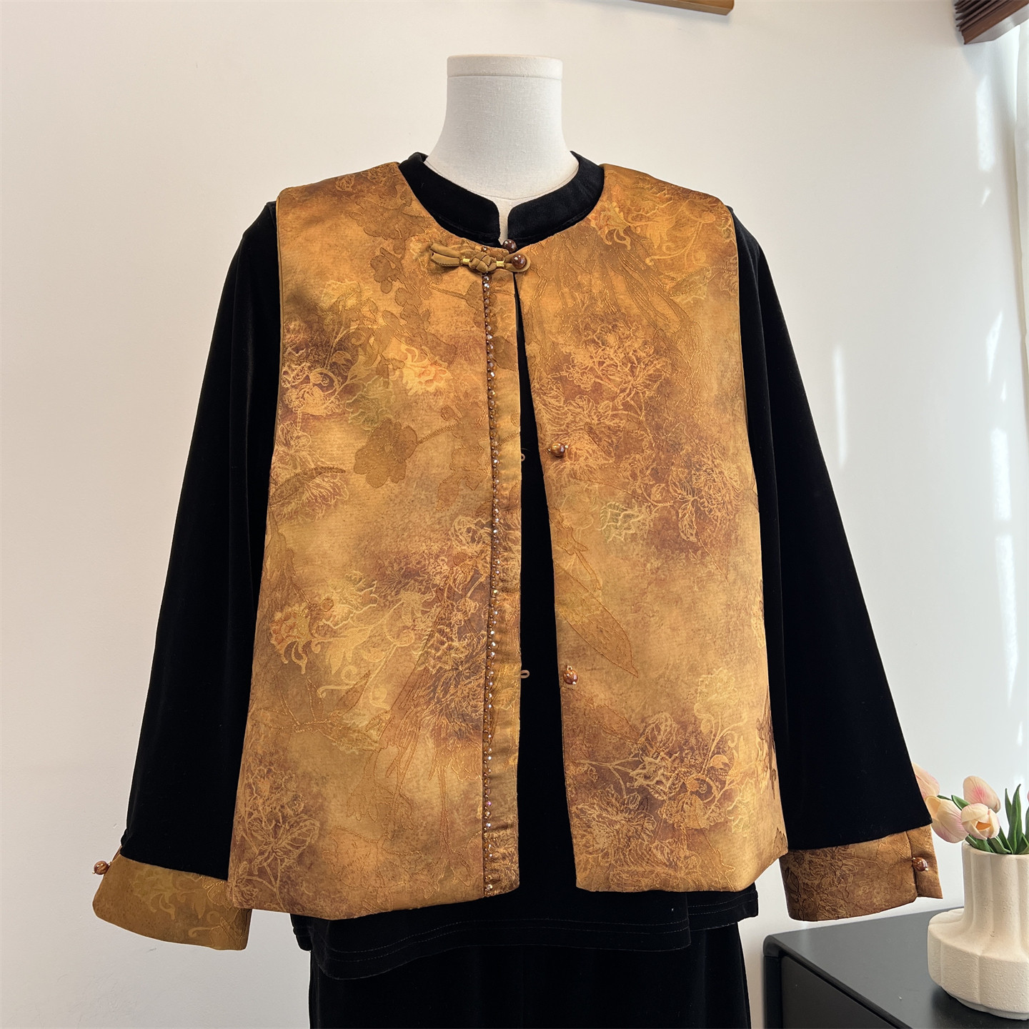 新中式国风奶奶春装马甲套装女春秋新款气质百搭中老年妈妈三件套