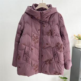 奶奶冬装中老年人羽绒服女妈妈装2024新款冬季老人白鸭绒外套加厚