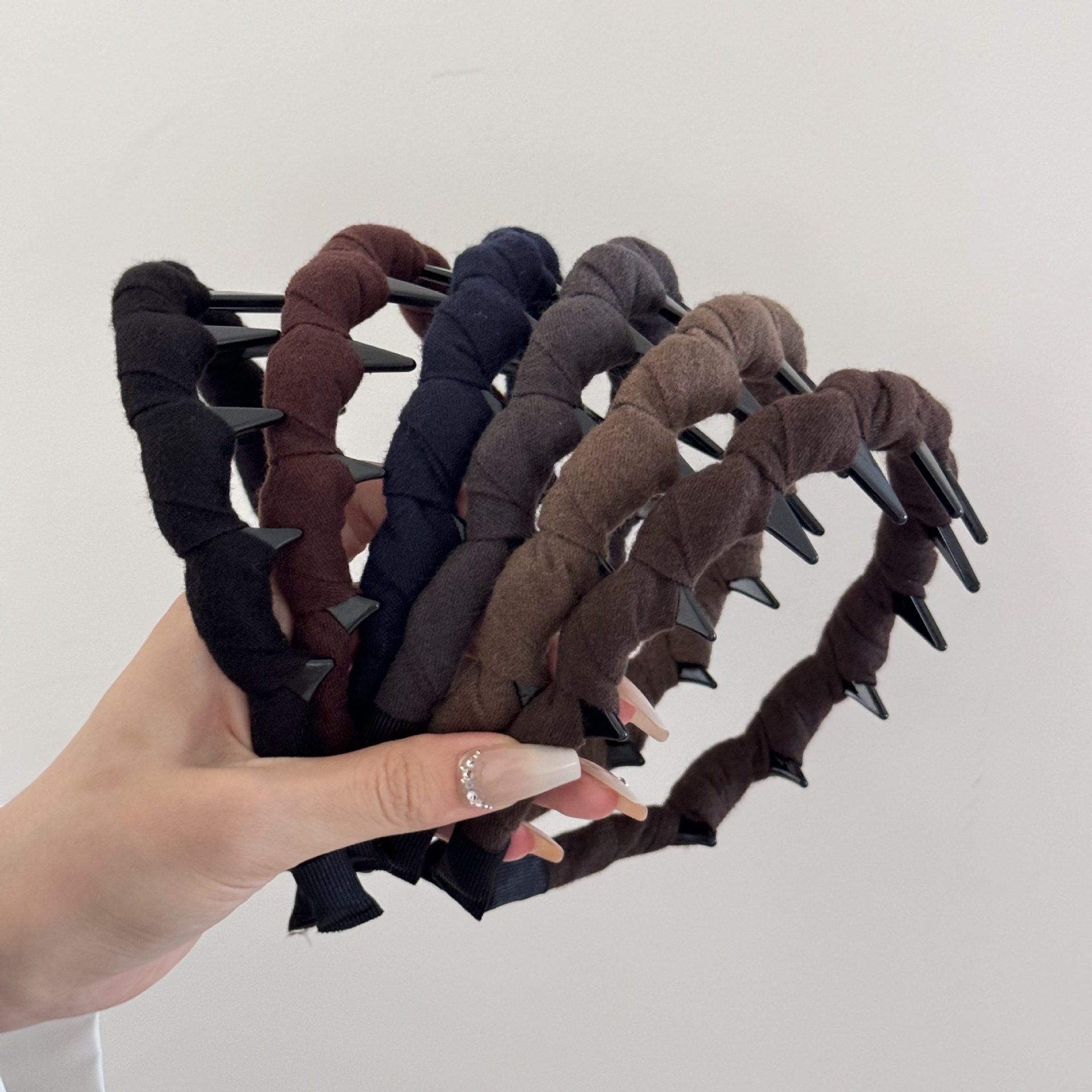 简约百搭布艺缠绕带齿发箍