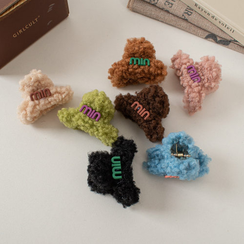 彩色羊羔毛字母小号抓夹