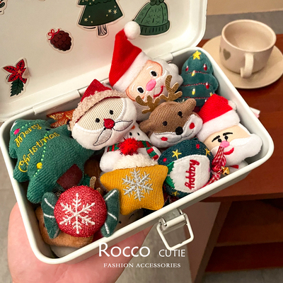 圣诞节卡通毛绒胸针女老人麋鹿树别针可爱装饰节日礼物雪人配饰品