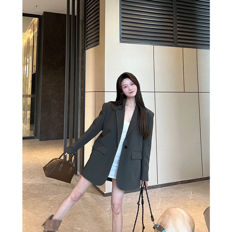 奶茶灰色小西装外套女2024春秋新款小个子高级感休闲宽松西服上衣