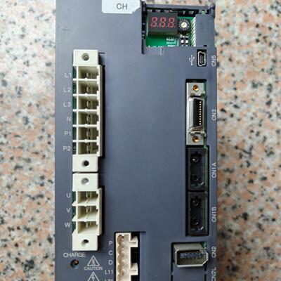 MR-J3-200B-RN015 伺服驱动器 220V 2.0KW 工控配件议价维修