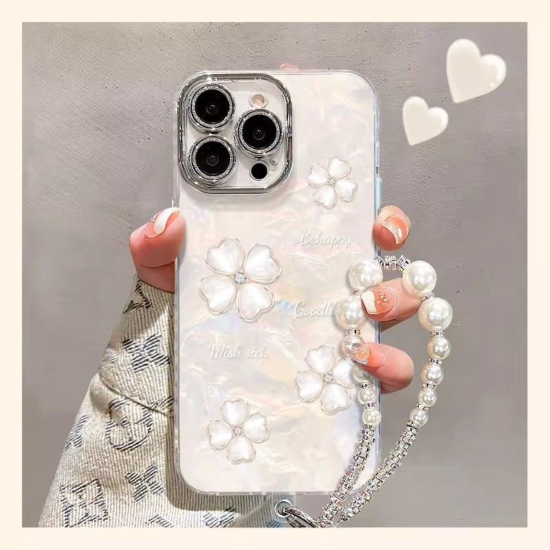 贝壳纹白色四叶草适用苹果17ProMax手机壳iphone15新款16女款手链13/12/11小清新16pro全包14Plus防摔保护套