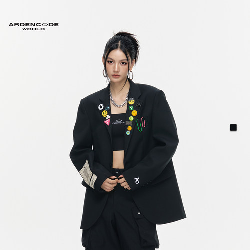 ARDENCODE男女 撞色胸针 袖标贴布大宽松直筒混纺西装外套 X1版型