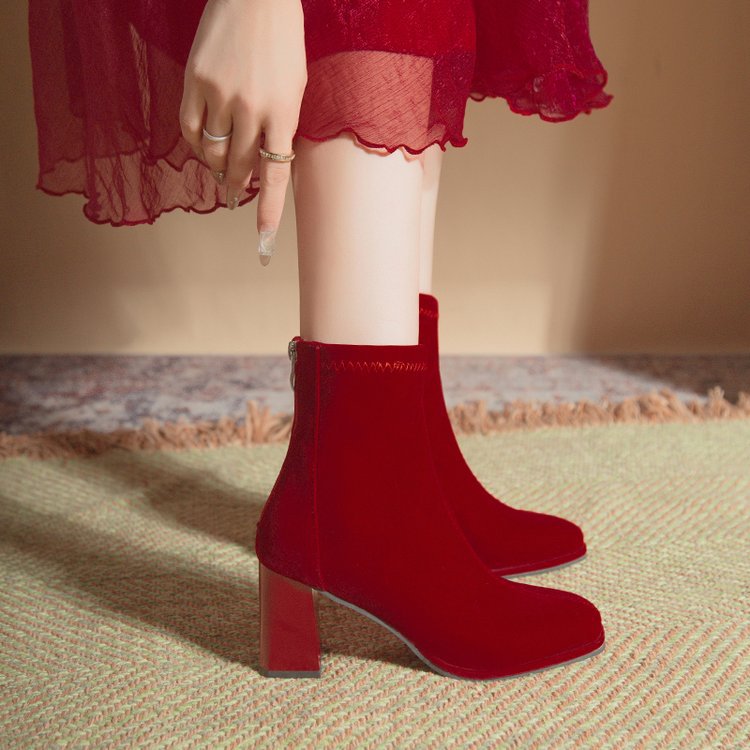 冬季中式新娘婚鞋禾秀婚纱小个子防水台结婚马丁靴女红色高跟短靴
