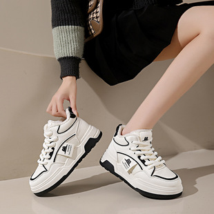 女鞋冬季加绒保暖高帮小白鞋真皮爆款平底板鞋学生休闲运动老爹鞋