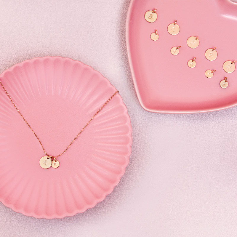 JFB法国进口18K厚包金大小字母金币硬币吊坠项链情侣定制节日礼物