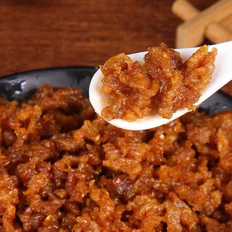 周首林辣条18克牛肉干味麻辣面筋80后怀旧零食素牛肉粒零食大礼包