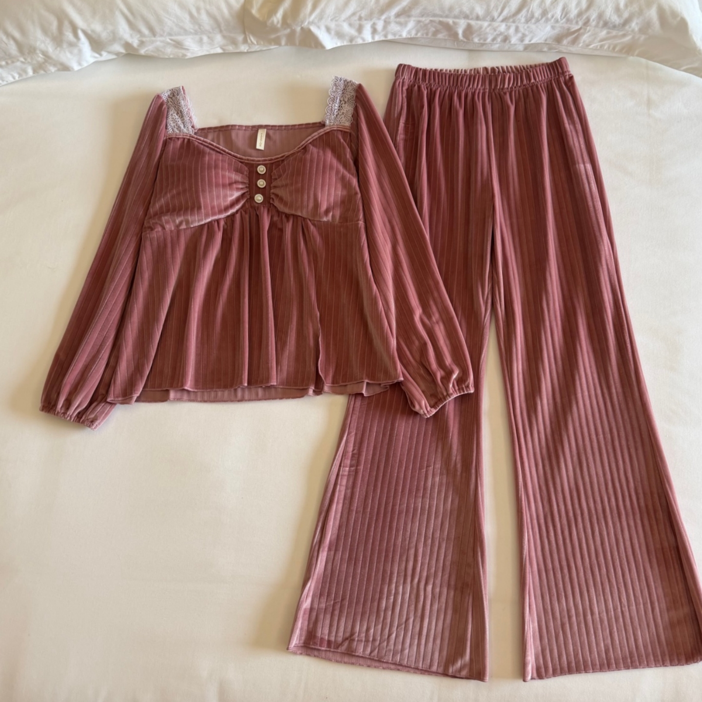 海岛绒睡衣女春秋冬带胸垫家居服