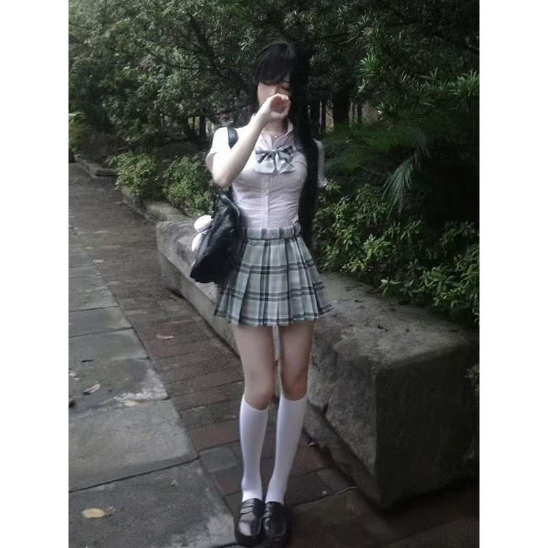 jk制服小众基础款短袖收腰白色衬衫校供感穿搭百搭化水格裙学院风
