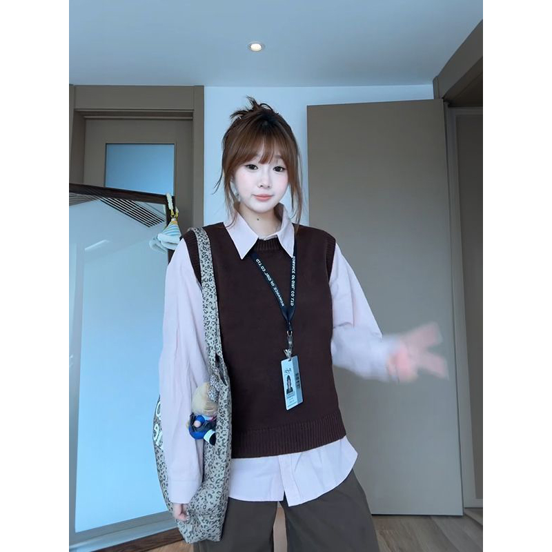 秋季穿搭一整套甜美咖色针织马甲背心毛衣叠穿秋季粉色长袖衬衫女