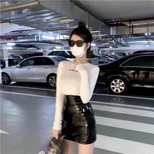 小腰精2024夏季 春秋新款 气质ins风高腰亮皮半身裙显腿长包臀皮裙