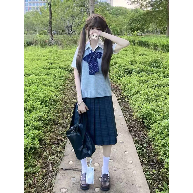 日系学院风穿搭刺绣V领背心马甲百搭海苔中裙JK裙2025夏季JK制服