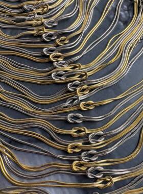 不锈钢情人节结蛇链项链手工打结锁骨链人字形手链镀真金保色饰品