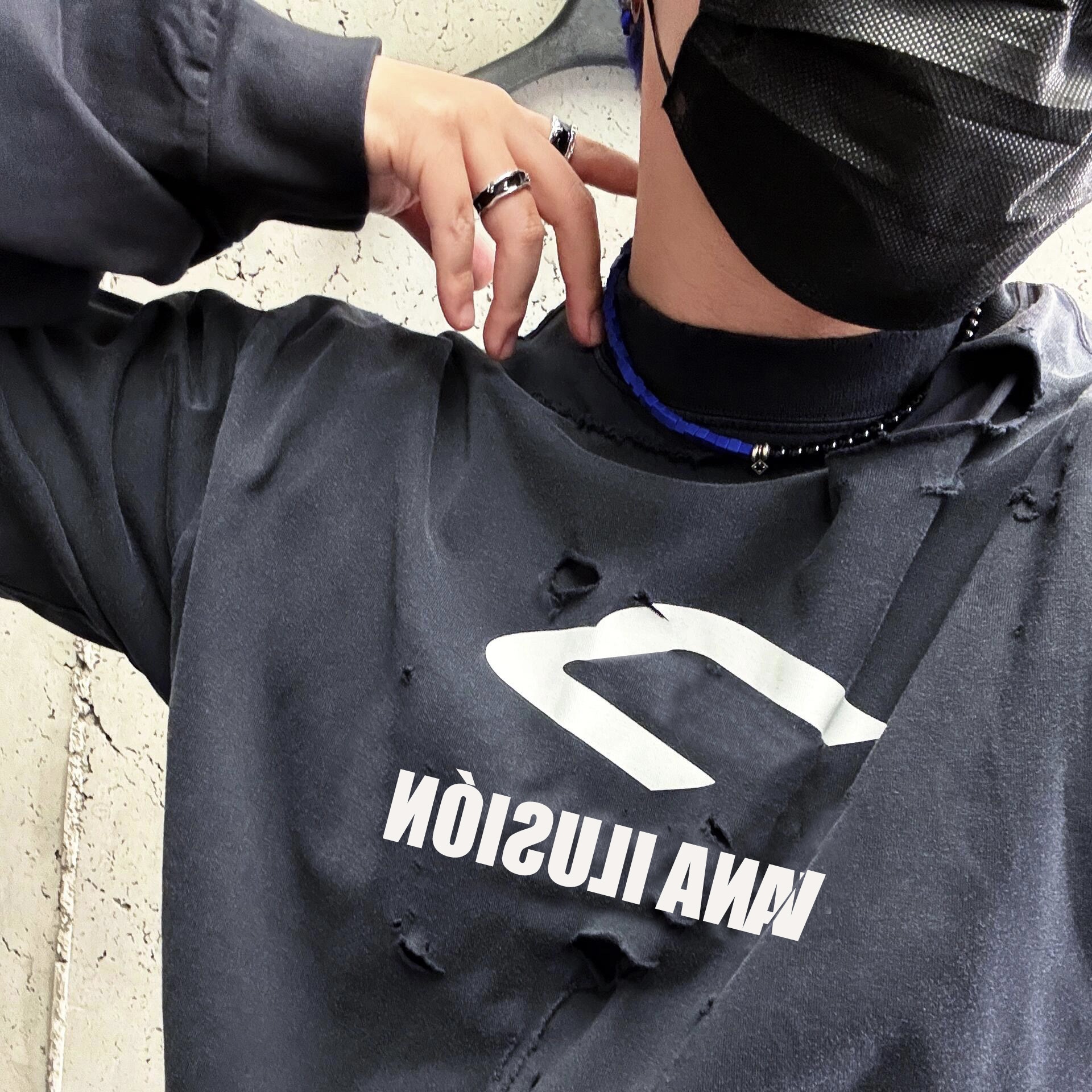 「大破坏」VANA ILUSION 可乐字母印花破洞水洗黑长袖男女款T恤潮