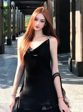 Maison Wester2025秋季新品黑色百搭缝钻吊带上衣