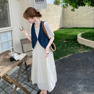 实拍休闲时尚马甲两件套连衣裙女夏季新款温柔风泡泡袖白色长裙子