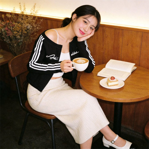 阿迪达斯女士秋季新款运动夹克