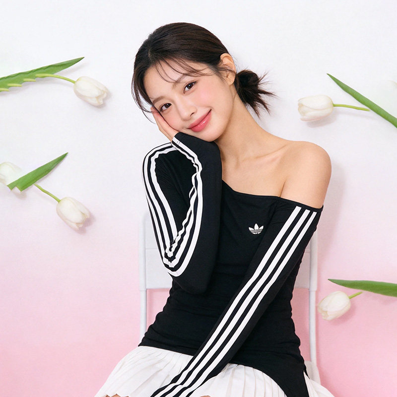 阿迪达斯adidas女款上衣三叶草不对称紧身运动休闲长袖T恤 LE8310