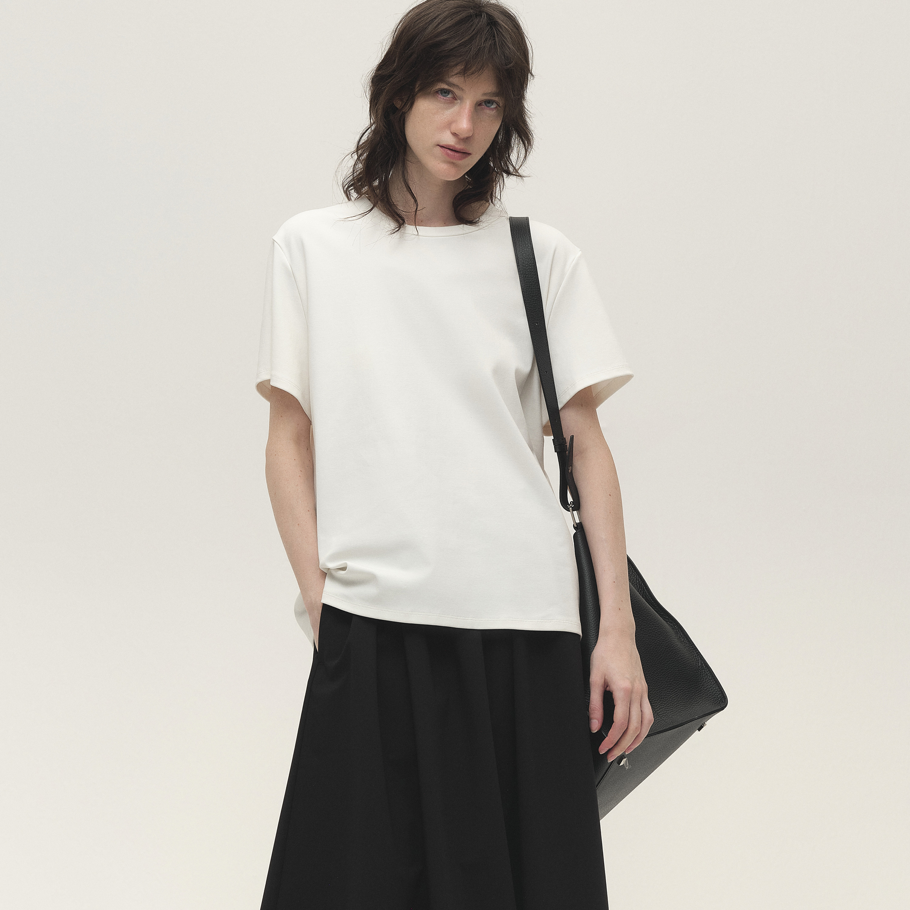 白弓经典款百搭小圆领直筒宽松短袖T恤女上衣2025年新款56228