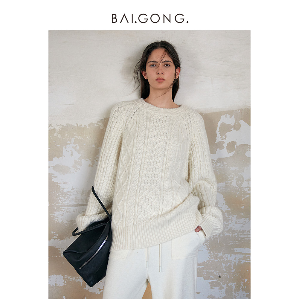 白弓圆领宽松羊毛毛衣