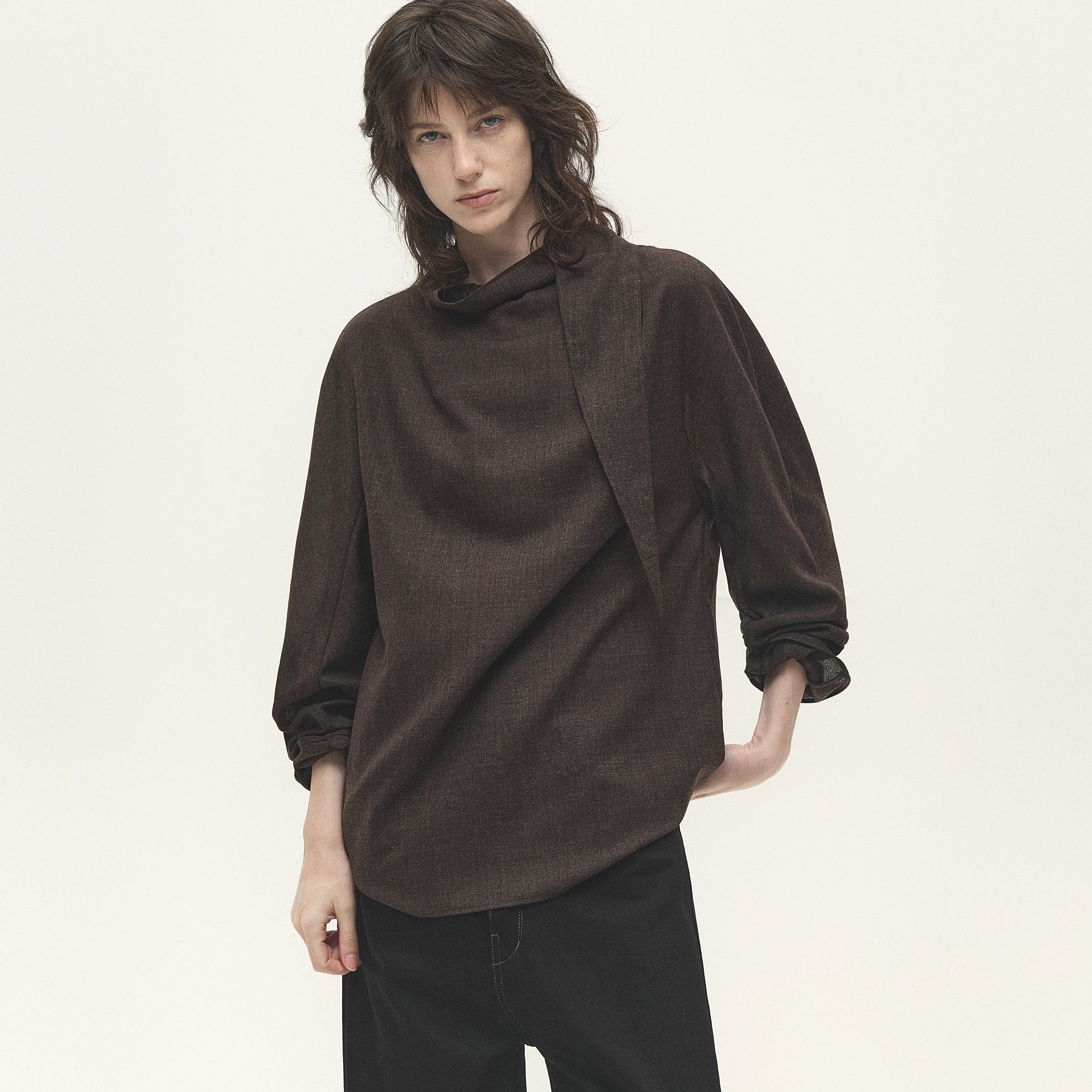 白弓艺术家设计感绵羊毛混纺长袖飘带衬衫女2025年秋季新款56260